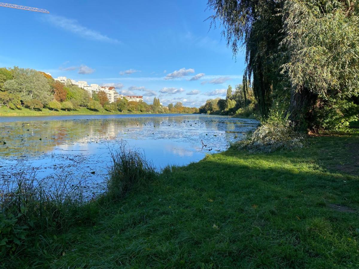 Dedek Park - Historyczny Dworek W Pieknym Parku Skaryszewskim Obok Stadionu Narodowego Varšava Exteriér fotografie