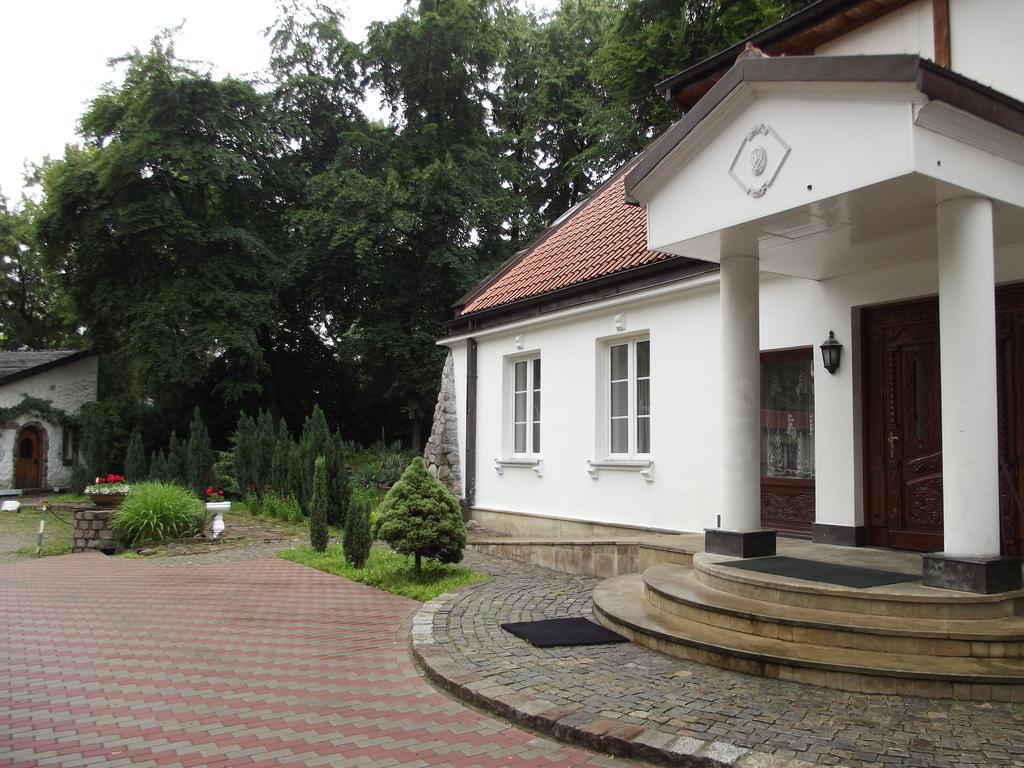 Dedek Park - Historyczny Dworek W Pieknym Parku Skaryszewskim Obok Stadionu Narodowego Varšava Exteriér fotografie