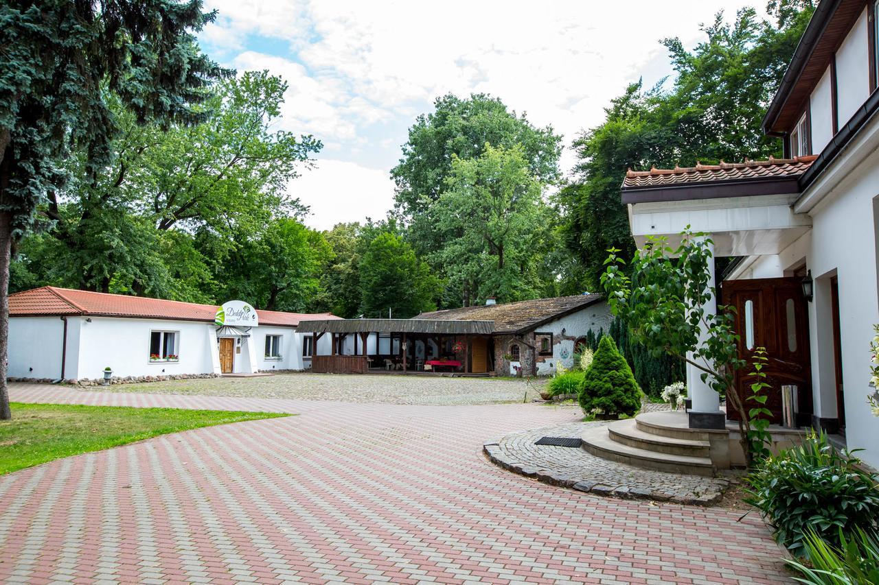 Dedek Park - Historyczny Dworek W Pieknym Parku Skaryszewskim Obok Stadionu Narodowego Varšava Exteriér fotografie